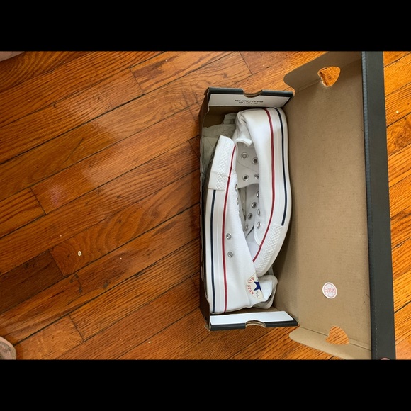 Classic White Converse Chuck Taylor - Picture 3 of 4